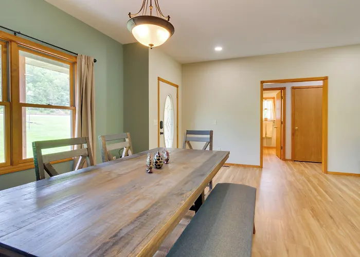 Waterfront Getaway W/ Patio On The White River!