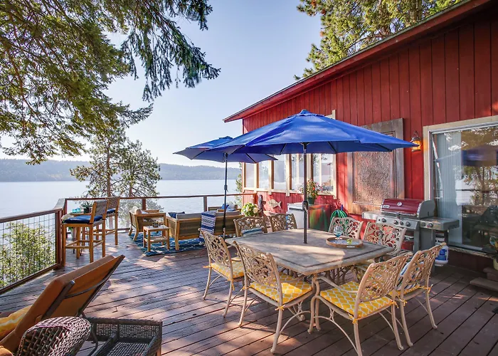 Lakefront Bliss: Coeur D'Alene Cabin W/ Dock!