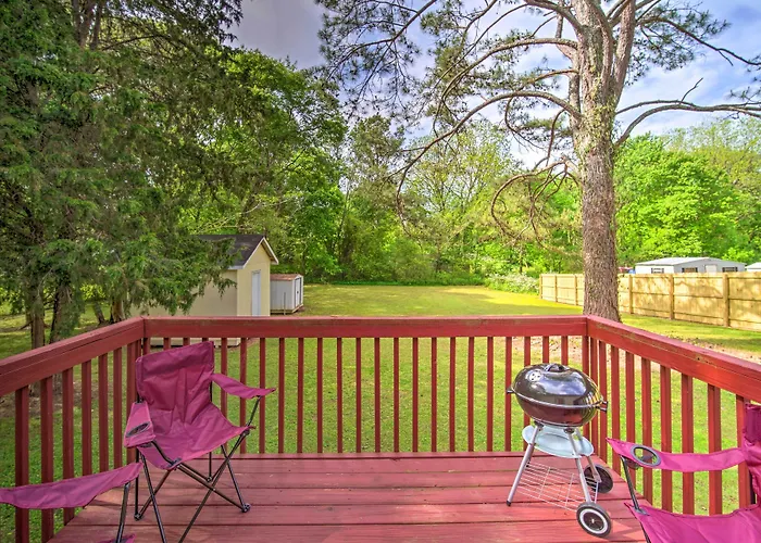 Cartersville Family Home W/ Spacious Backyard