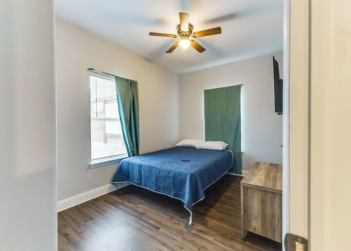 Texas Family Home W/ Hot Tub: 1 Mi To Lake Whitney