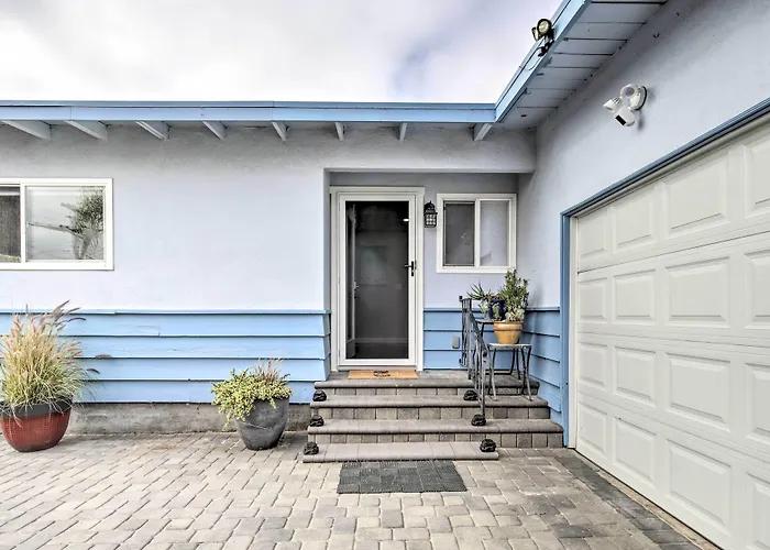 Coastal Carlsbad Home: 1 Mi To Beach & Downtown