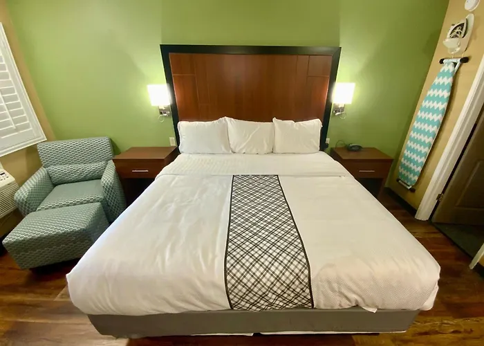 Knights Inn Motel