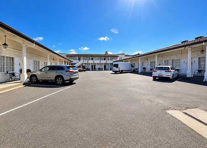The Club Motel And Apartments