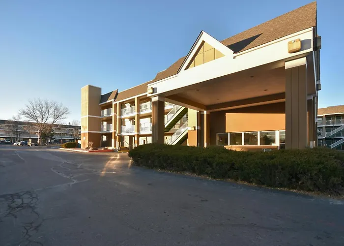 Hometowne Studios By Red Roof Denver - Lakewood West