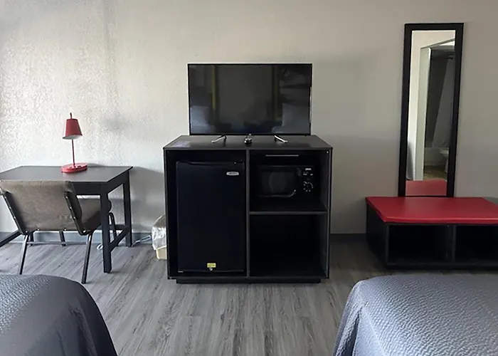 Super 8 By Wyndham Birmingham