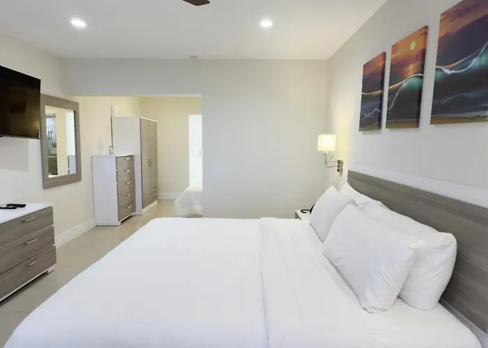 Diane Oceanfront Suites