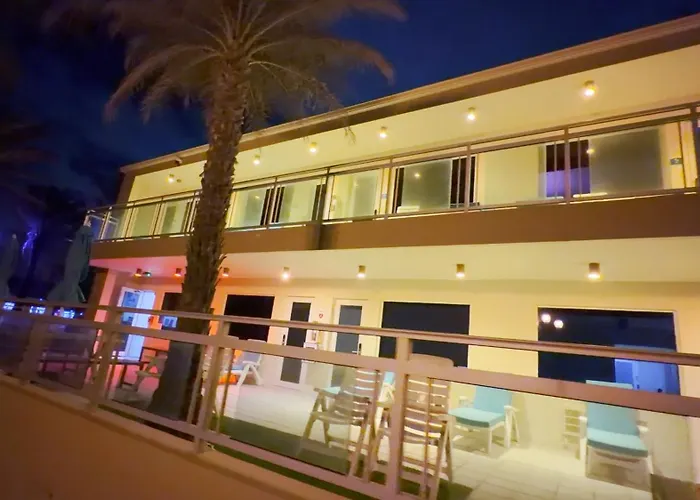 Diane Oceanfront Suites