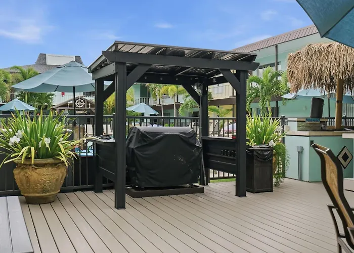 Island House Resort Hotel