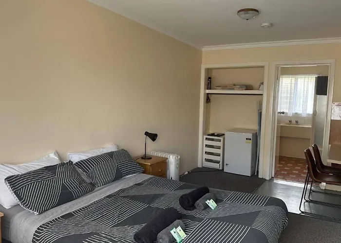 Turn-In Motel