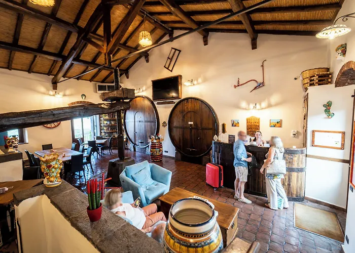 Etna Quota Mille Boutique Hotel, Typical Sicilian Food & Wine