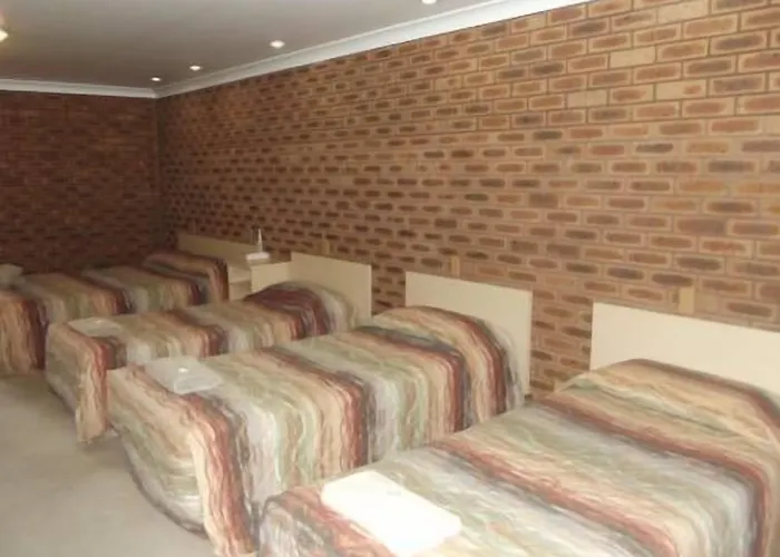 Cobar Town & Country Motor Inn