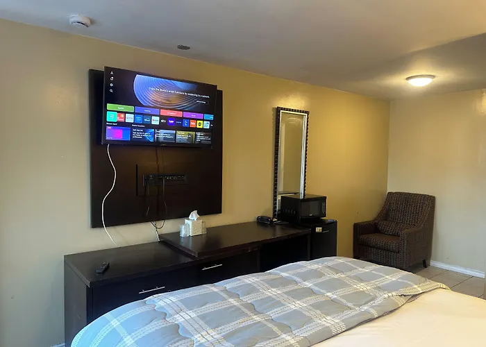 American Plaza Motel