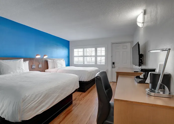 Signature Inn Medford Downtown - Newly Renovated