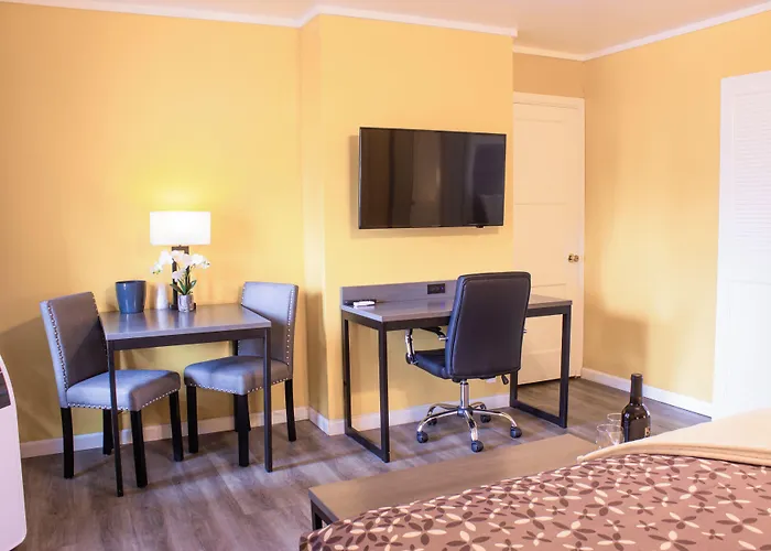 Carmel Wayfarer Inn
