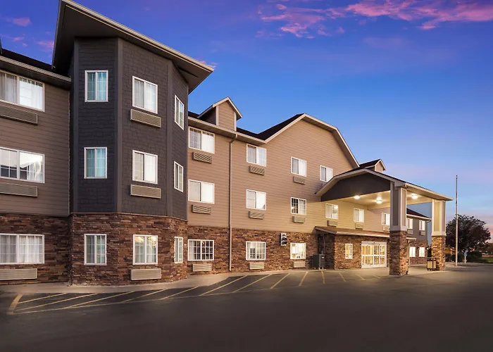 Red Roof Inn & Suites Omaha - Council Bluffs