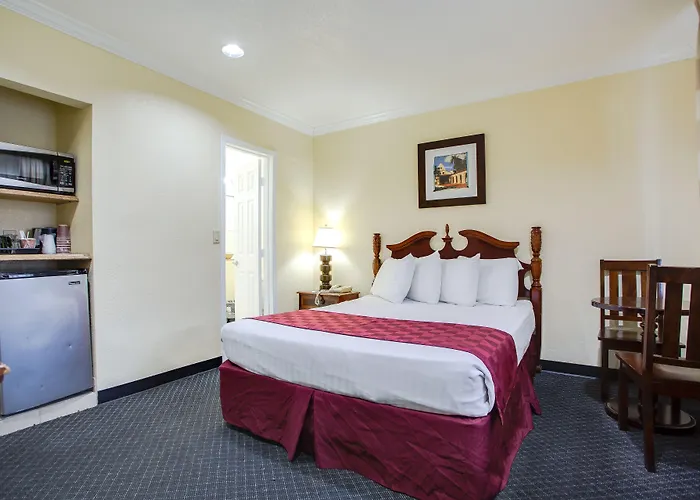 Best Inn & Suites