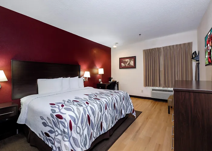 Red Roof Inn & Suites Dover Downtown