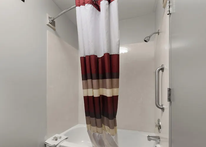 Red Roof Inn & Suites Savannah Airport