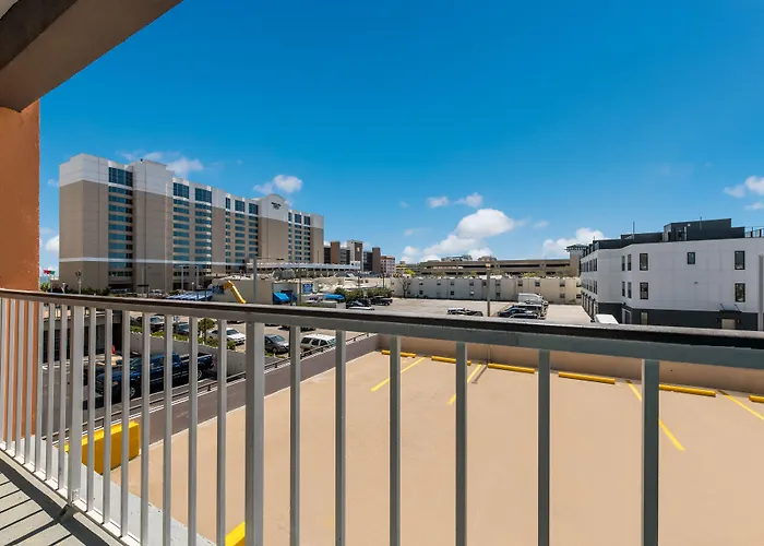 Red Roof Inn Plus & Suites Virginia Beach - Seaside