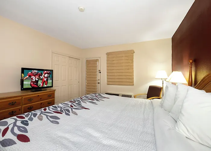 Red Roof Inn & Suites Hazleton