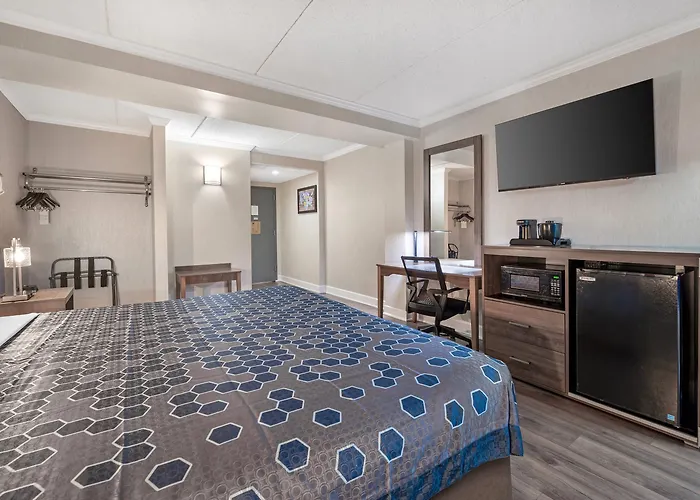 Econo Lodge Hicksville - Long Island