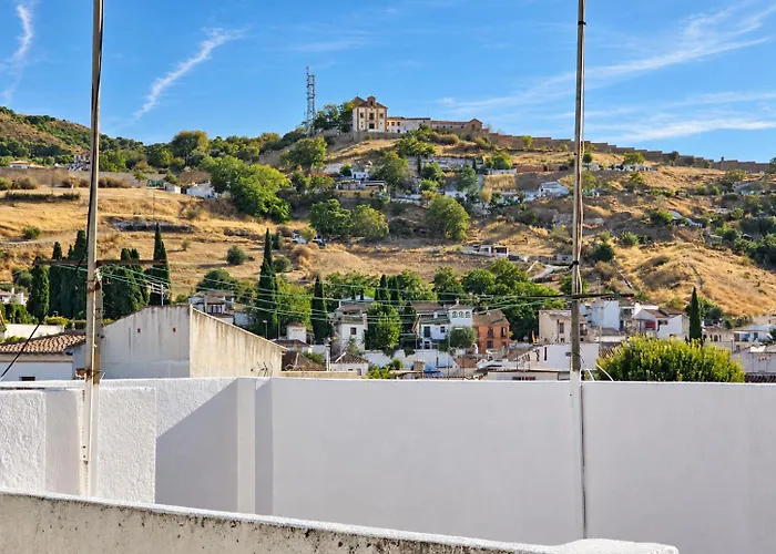 Nasrid Panorama - Casa Con Terraza 360 º, 4 Dormitorios Y Parking Gratis