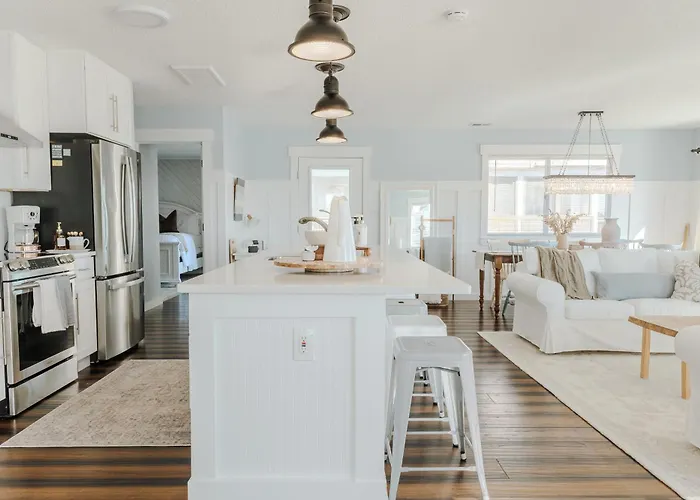 Bear Inn Obx - 4X4 Carova Beach, Oceanfront, Ocean View, Hot Tub, Pets Ok