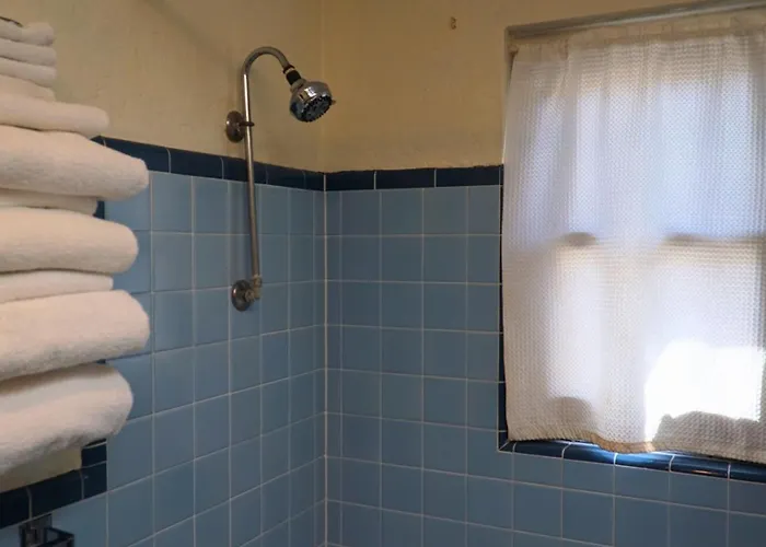 The Evergreen Motel In Kansas