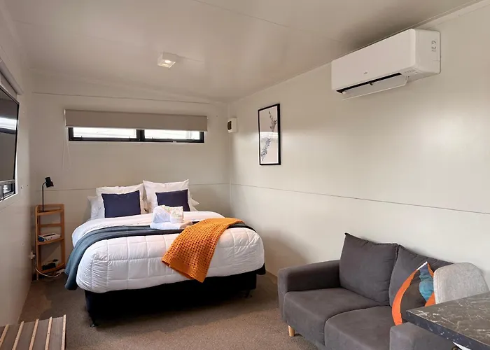 Stunted Totara, Unit 5