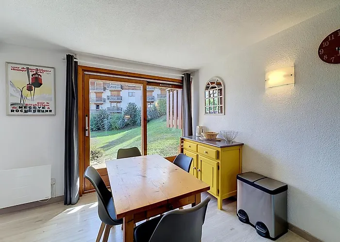 Charmant 2 Pieces + Coin Cabine, Proche Centre Combloux, Rdj, Terrasse, Parking Et Casier A Skis