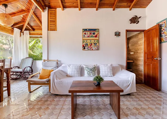 La Cortesana Cozy Apt Steps To The Beach