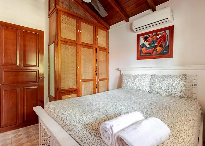 La Cortesana Cozy Apt Steps To The Beach
