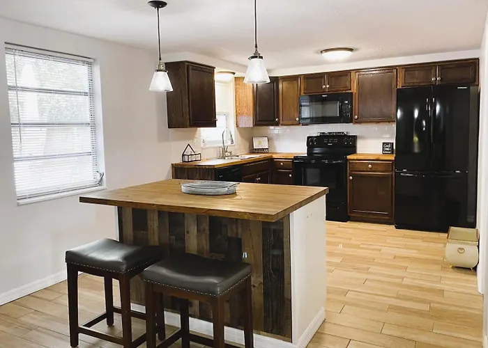 Family Getaway Near Beaches Sleeps 8