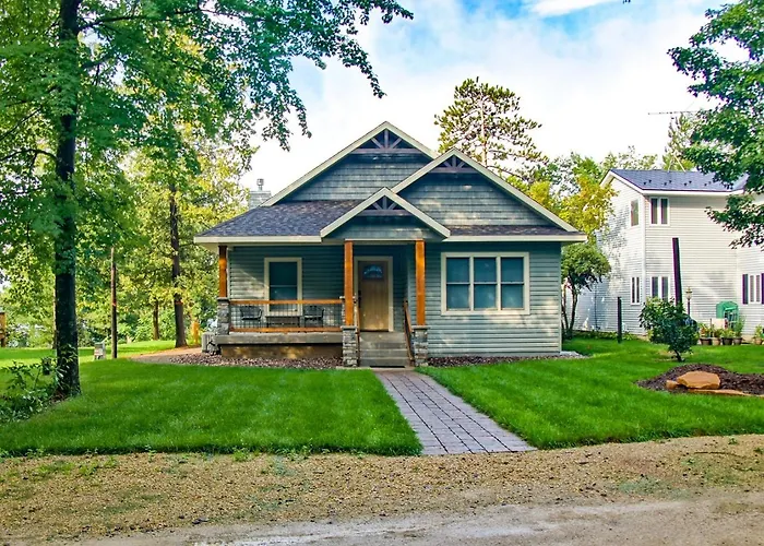 Spacious Lakefront Home 4Br35Ba, Sleeps 12