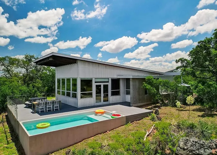 Luxury Riverfront Retreat - 6 Cabins - Private Pool
