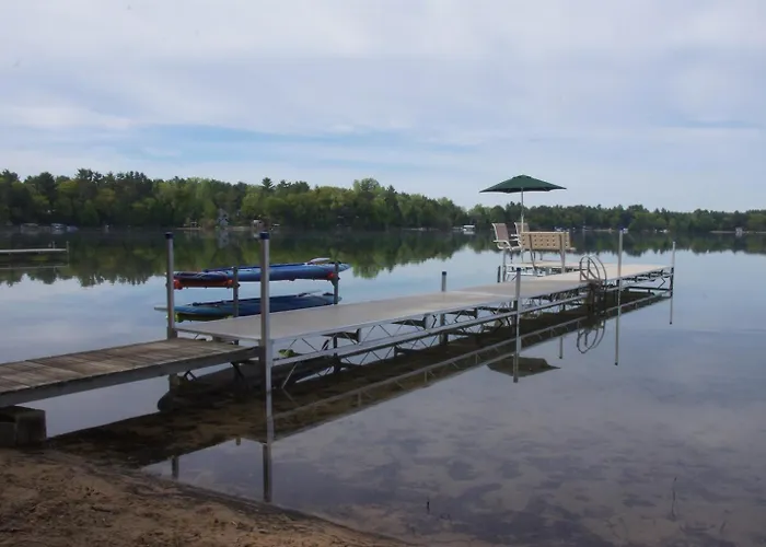 Spacious Lakefront Home 4Br35Ba, Sleeps 12