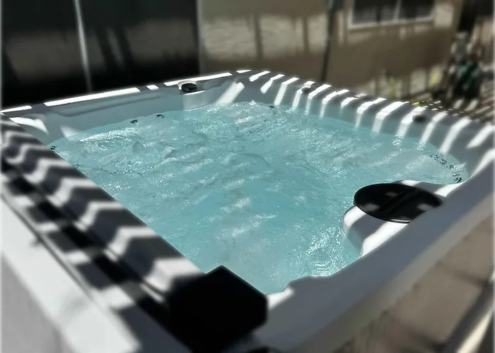 Family Fun House With Hot Tub, Grill And Games