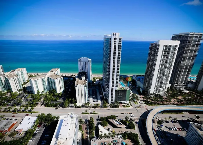 2-Bedroom Diamond In The Sky With Free Parking