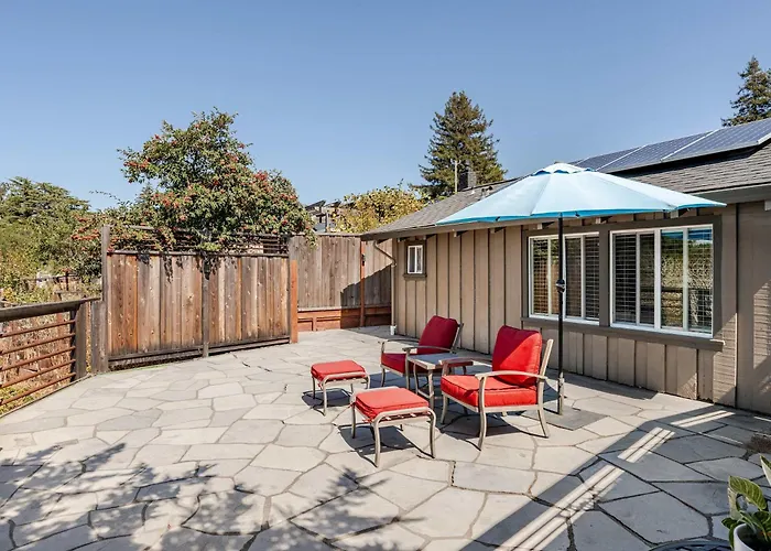 The Midtown Cottage- W/ Private Entrance And Views