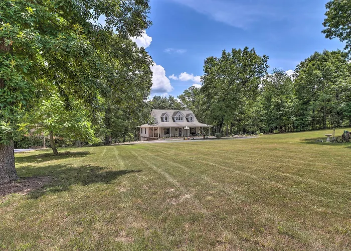 10-Acre Mountain Home Getaway W/ Fire Pit