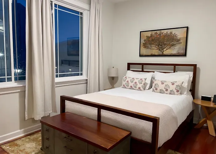 Cozy Chicago Apartment Next To The River