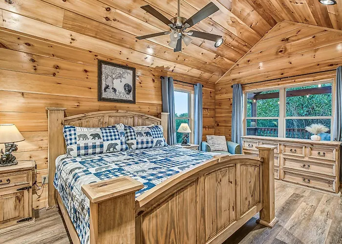 Mountains R Calling, Cozy Hideaway, King Beds, Hot-Tub, Arcade, Ev Ready