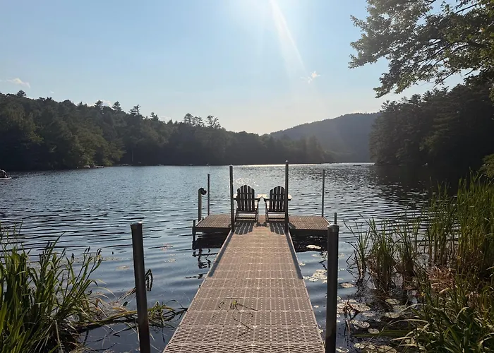 Toms Cabin On Lake Christopher