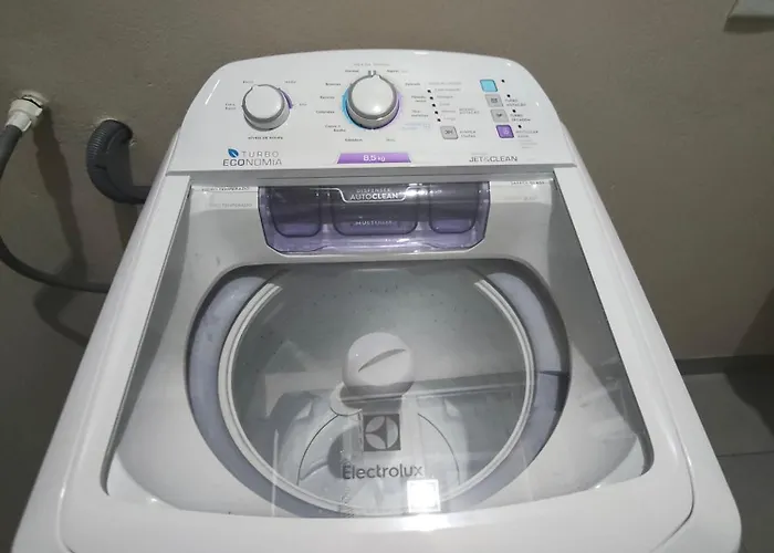Churrasqueira e Casa privativa, Acesse os 2 quartos com 2 ar e banheiros se reservar 4 ou mais hóspedes, até 6 camas e tem pátio, roupa de cama, portão eletrônico e Desconta duração! Entrada padrão 15h adiante, inclusive à noite - Projeto Suíte Sorri