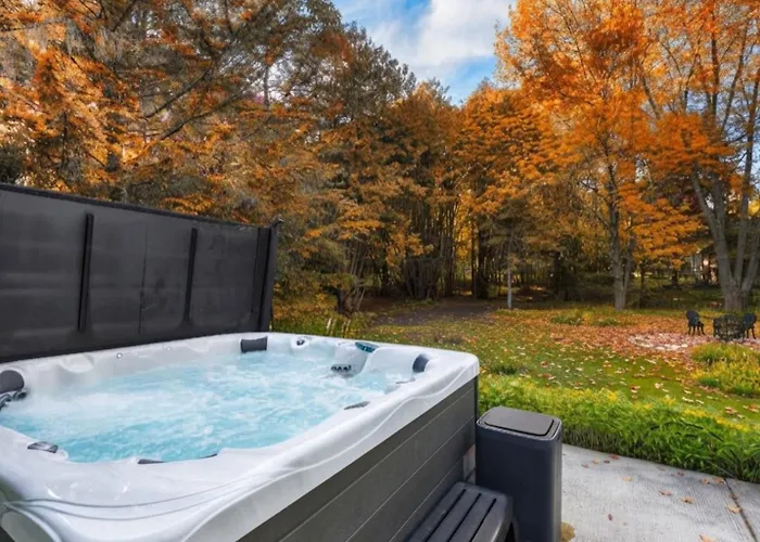 Scandia- Secluded Home, Walk To Marina, Game Room & Hot Tub