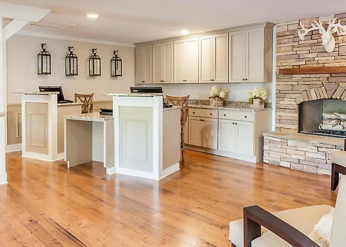 Enjoy The Blue Ridge Mountains In This 2Bd Condo Resort Retreat