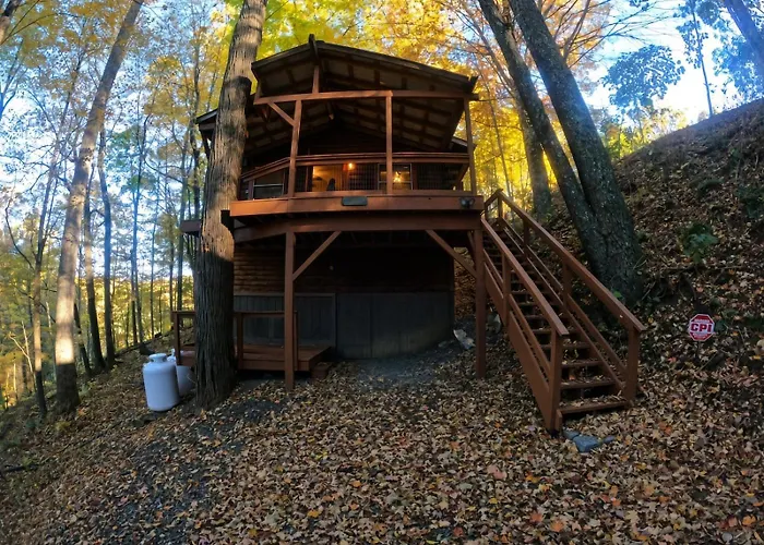 Romantic Fall Foliage Couples Cabin, Private Hot Tub, Ev Station, Fast 600 Mbps Wifi