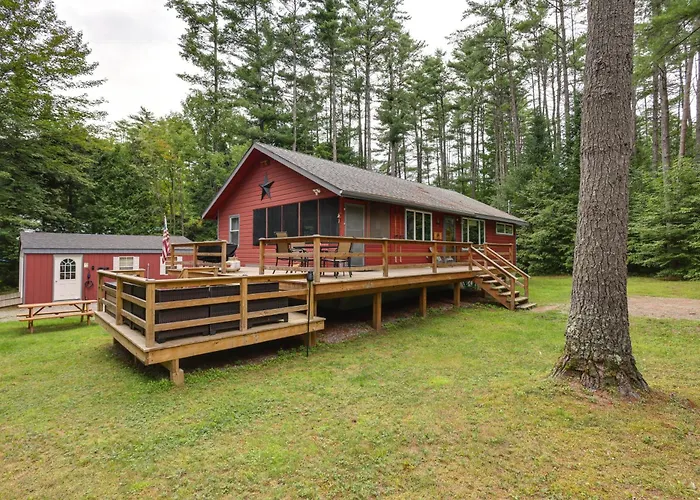 Schroon Forested Retreat W/ Sauna & Hot Tub