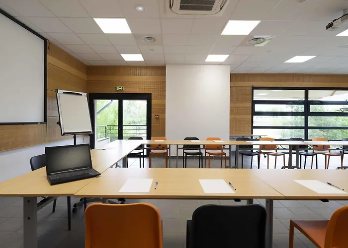 Ibis Styles Vierzon Hotel