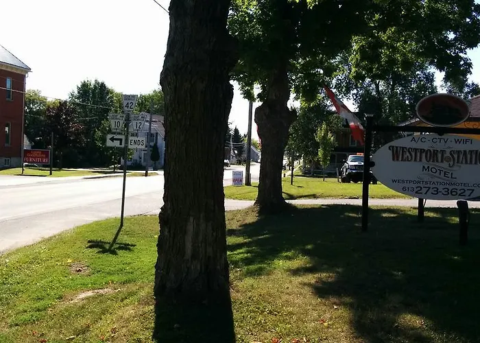Westport Station Motel